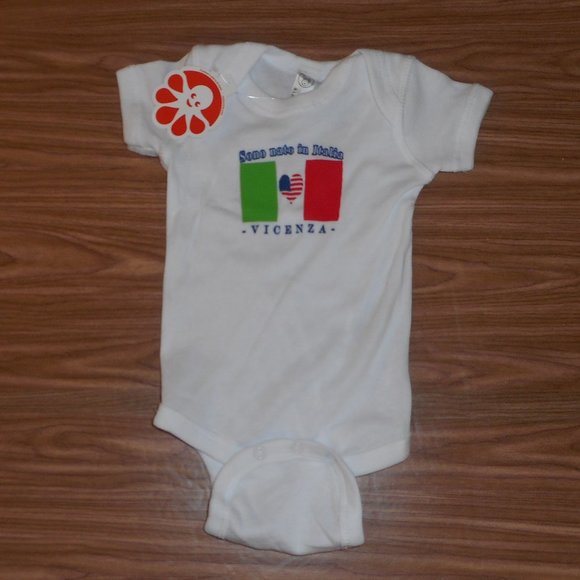 Sono Nato In Italia Born In Italy  onsie   NWT - Picture 2 of 5